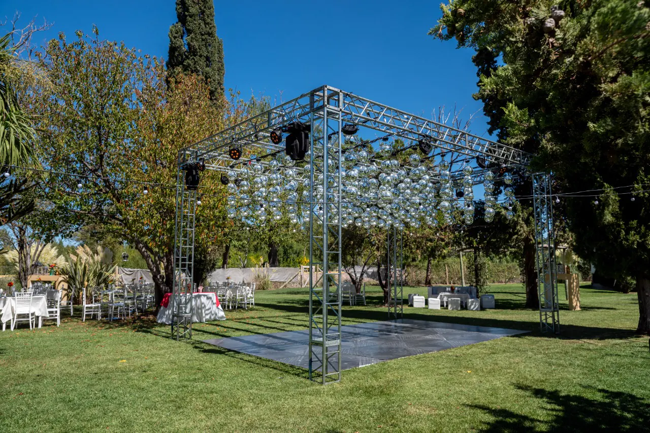 El predio y el parque de Las Cortaderas
